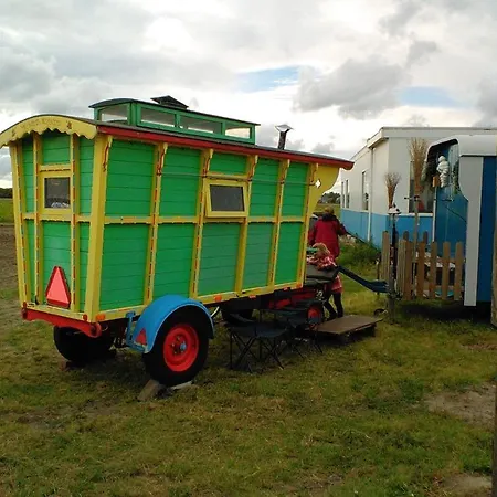 Bed & Breakfast Boerderij Rust, In Pipowagens!