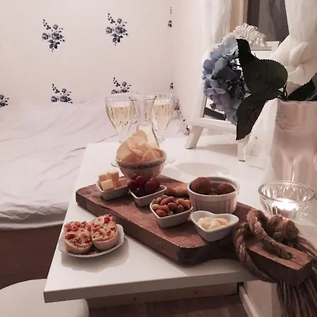 Bed & Breakfast Boerderij Rust, In Pipowagens! Den Helder