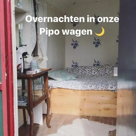 Bed & Breakfast Boerderij Rust, In Pipowagens!