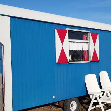 Boerderij Rust, In Pipowagens! Bed & Breakfast