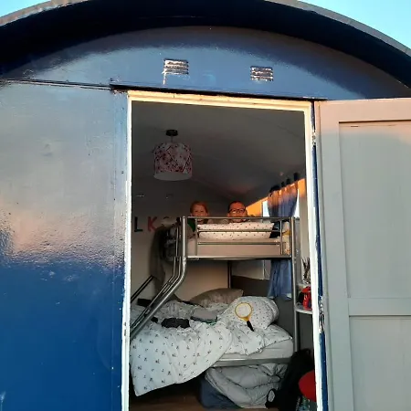 Boerderij Rust, In Pipowagens!