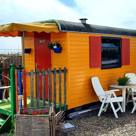 Bed & Breakfast Boerderij Rust, In Pipowagens! Den Helder