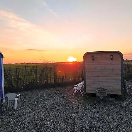 Bed & Breakfast Boerderij Rust, In Pipowagens! *