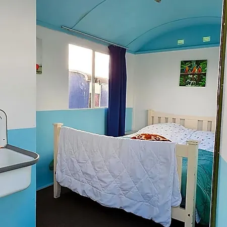 Bed & Breakfast Boerderij Rust, In Pipowagens! *