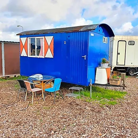 Boerderij Rust, In Pipowagens! Bed & Breakfast
